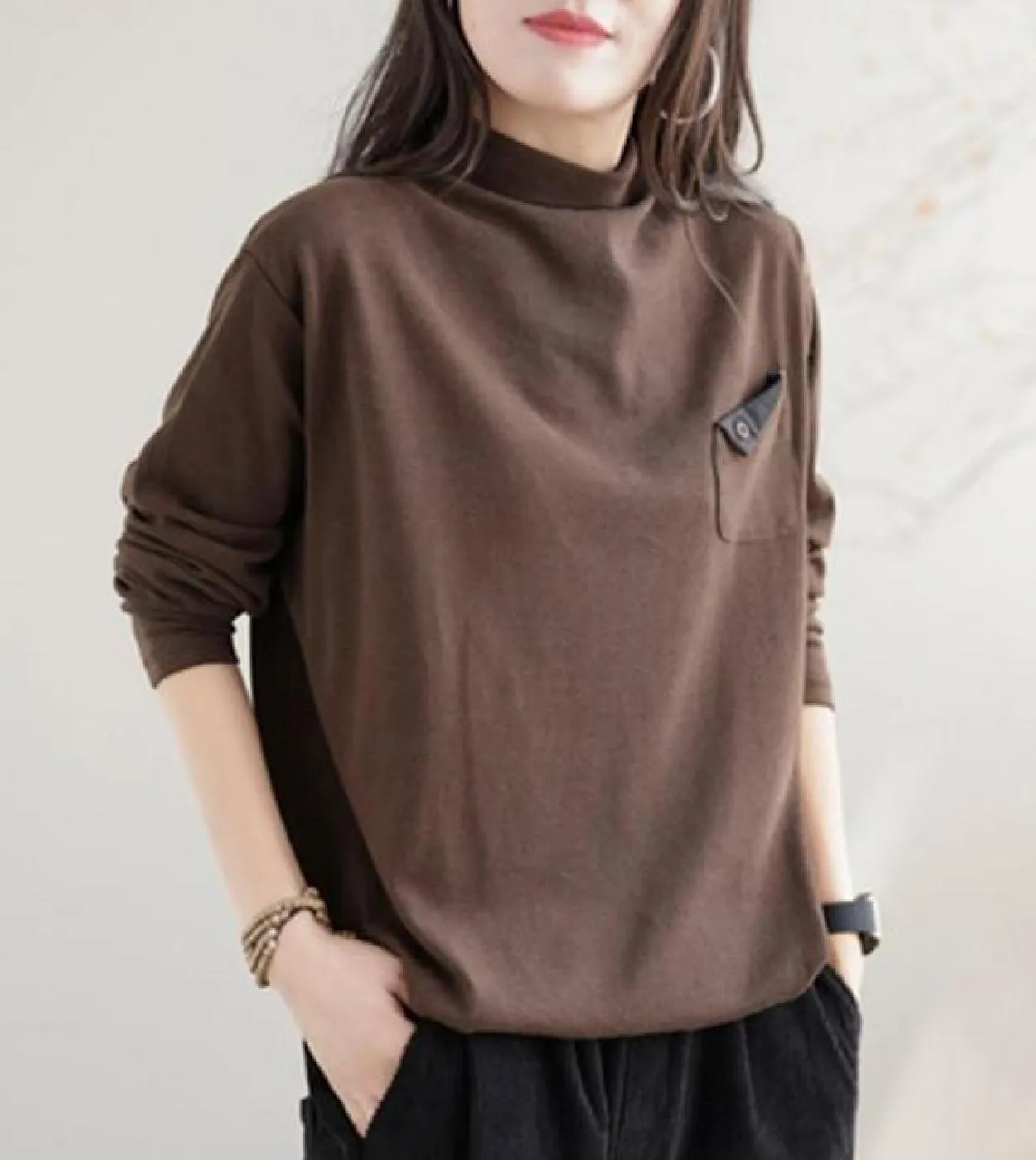 2022 Autunno Nuove Donne di Stile di Arti Manica Lunga Sciolto Dolcevita T Shirt Tasca Singola Design Casual Tee Shirt Femme Mag