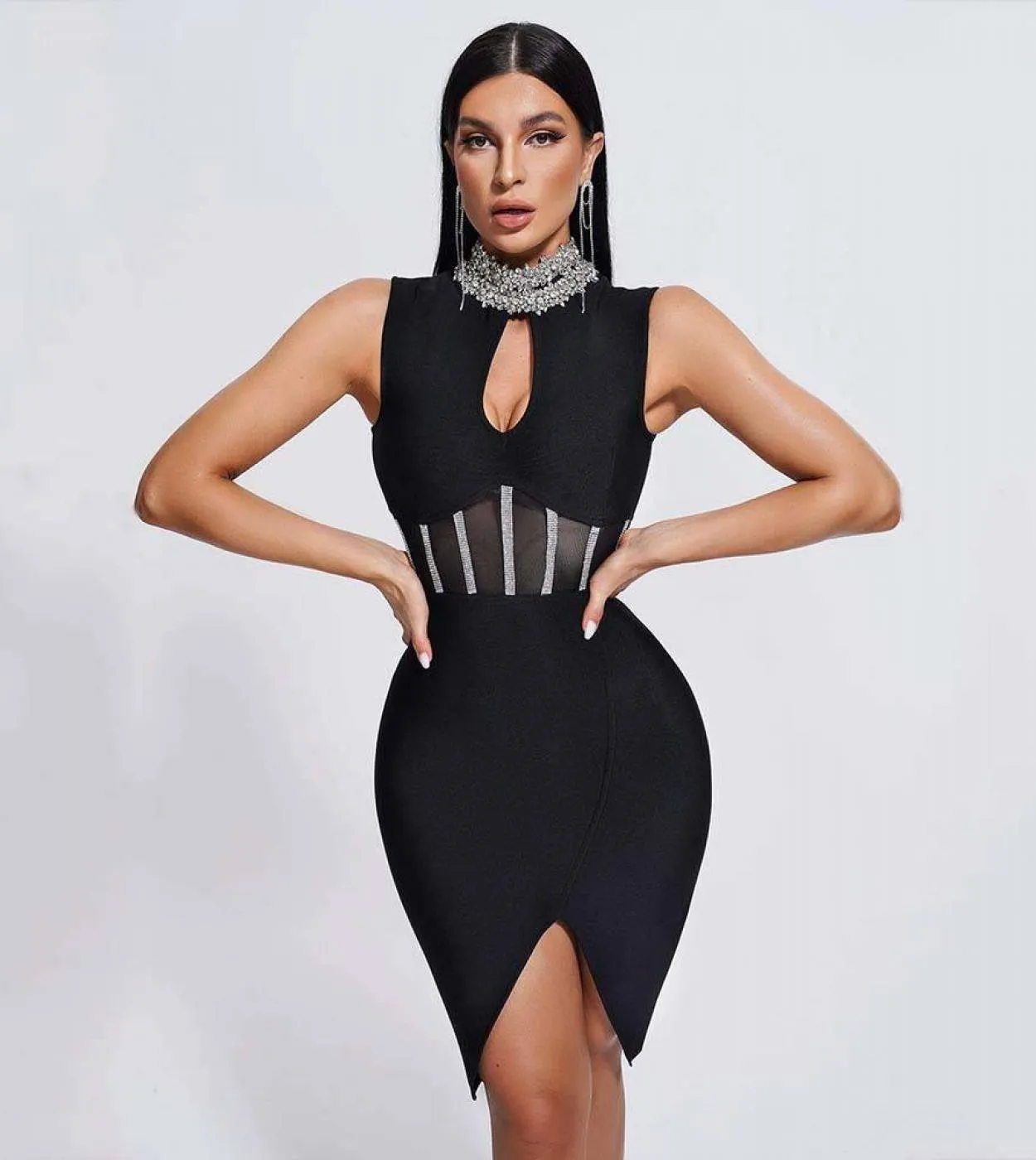 2023 Moda elegante dolcevita senza maniche scava fuori abito attillato per le donne Celebrity Party Luxury Diamond Split Mini D