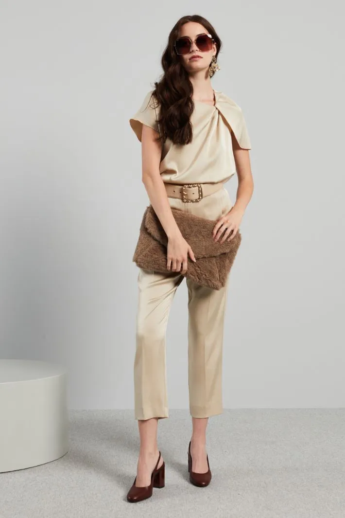 Blusa con drappeggio