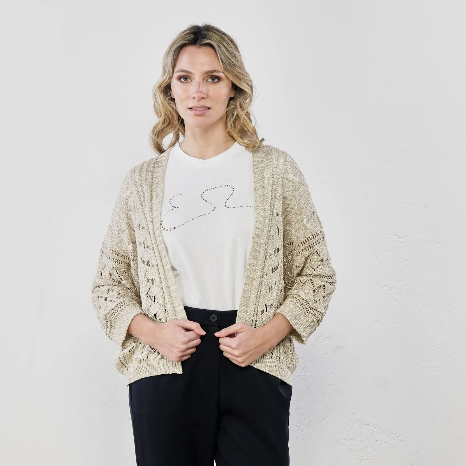 Cardigan beige traforato senza bottoni