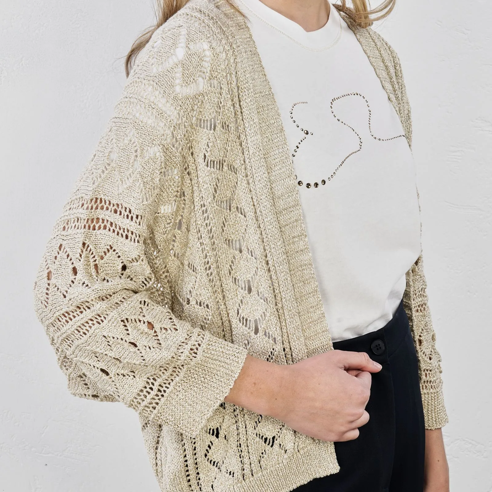 Cardigan beige traforato senza bottoni