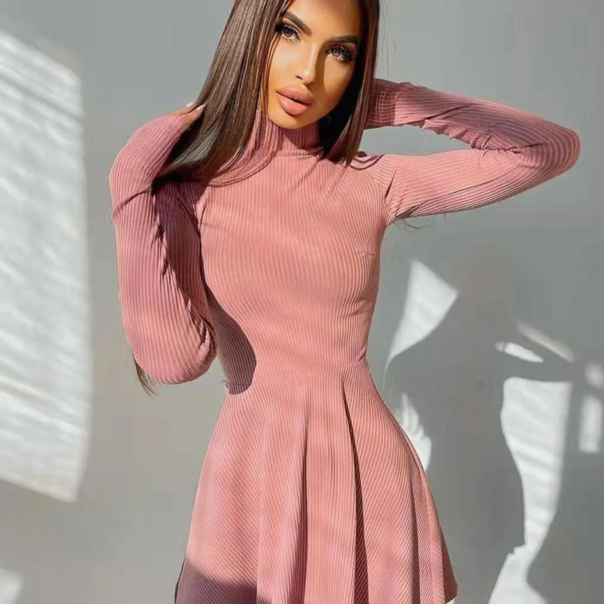 Dolcevita da donna a maniche lunghe Abiti eleganti solidi Donna Lavorato a maglia con fondo Abito a pieghe a trapezio Moda