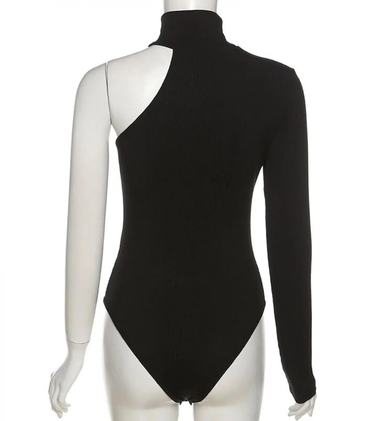 Dolcevita da donna con una manica e spalle scoperte, fasciatura nera aderente, abiti casual da vacanza per lo shopping da festa