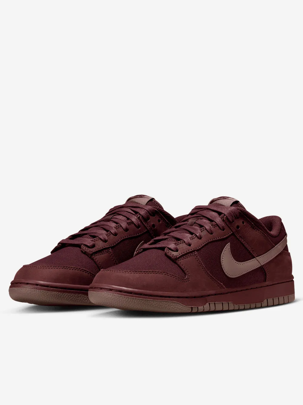 Dunk Low Retro Premium Burgundy Crush Sneakers