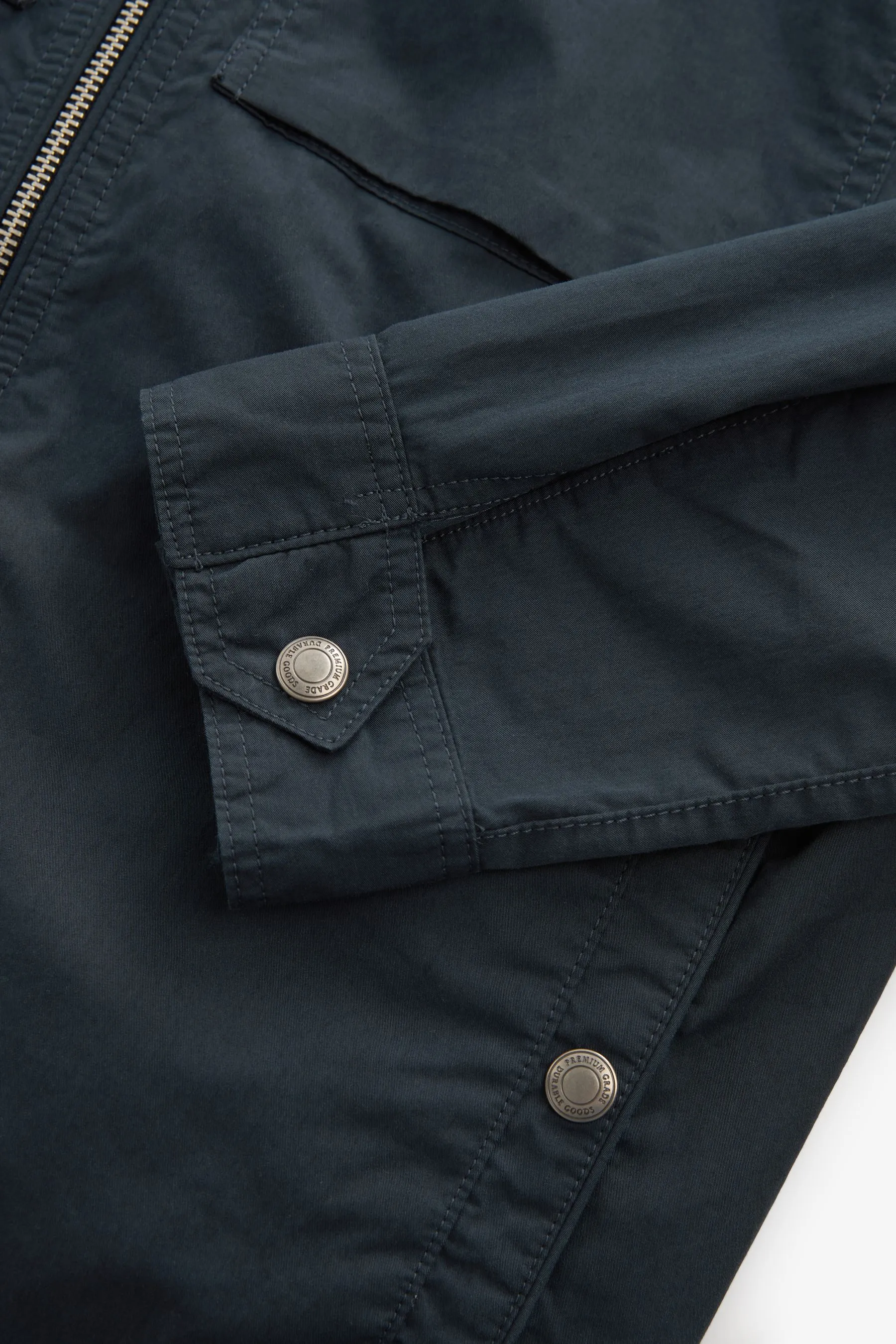 Impermeabile stile camicia multitasche