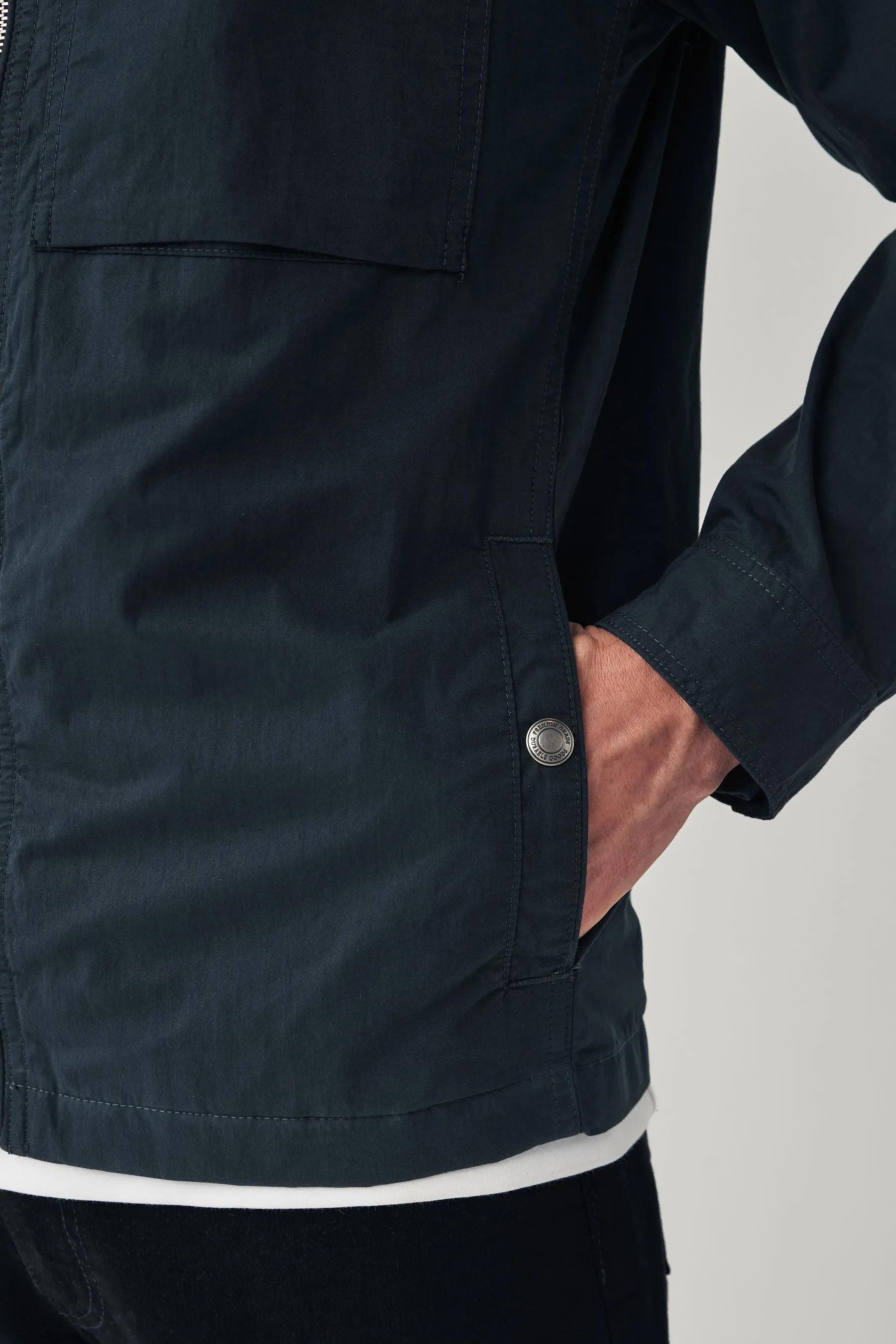 Impermeabile stile camicia multitasche