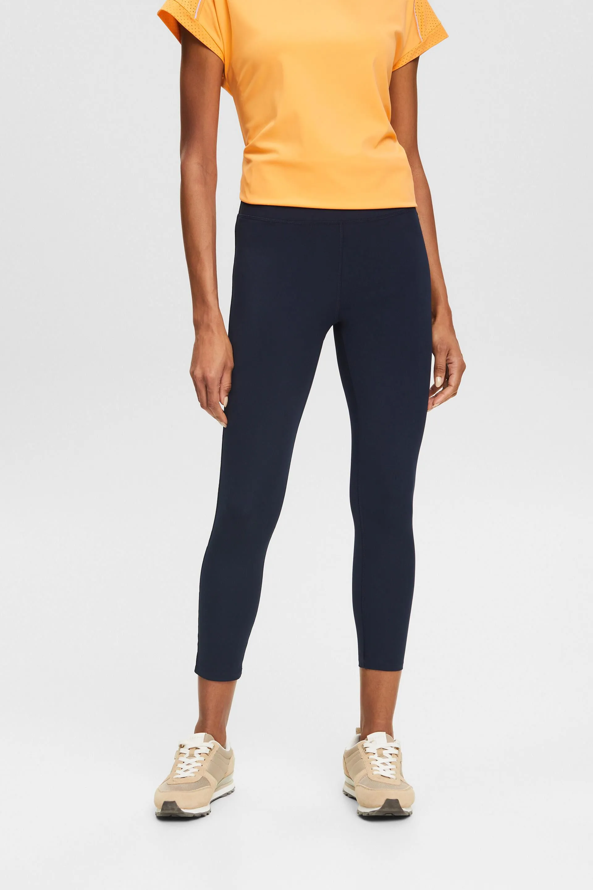 In materiale riciclato: leggings Active con E-DRY