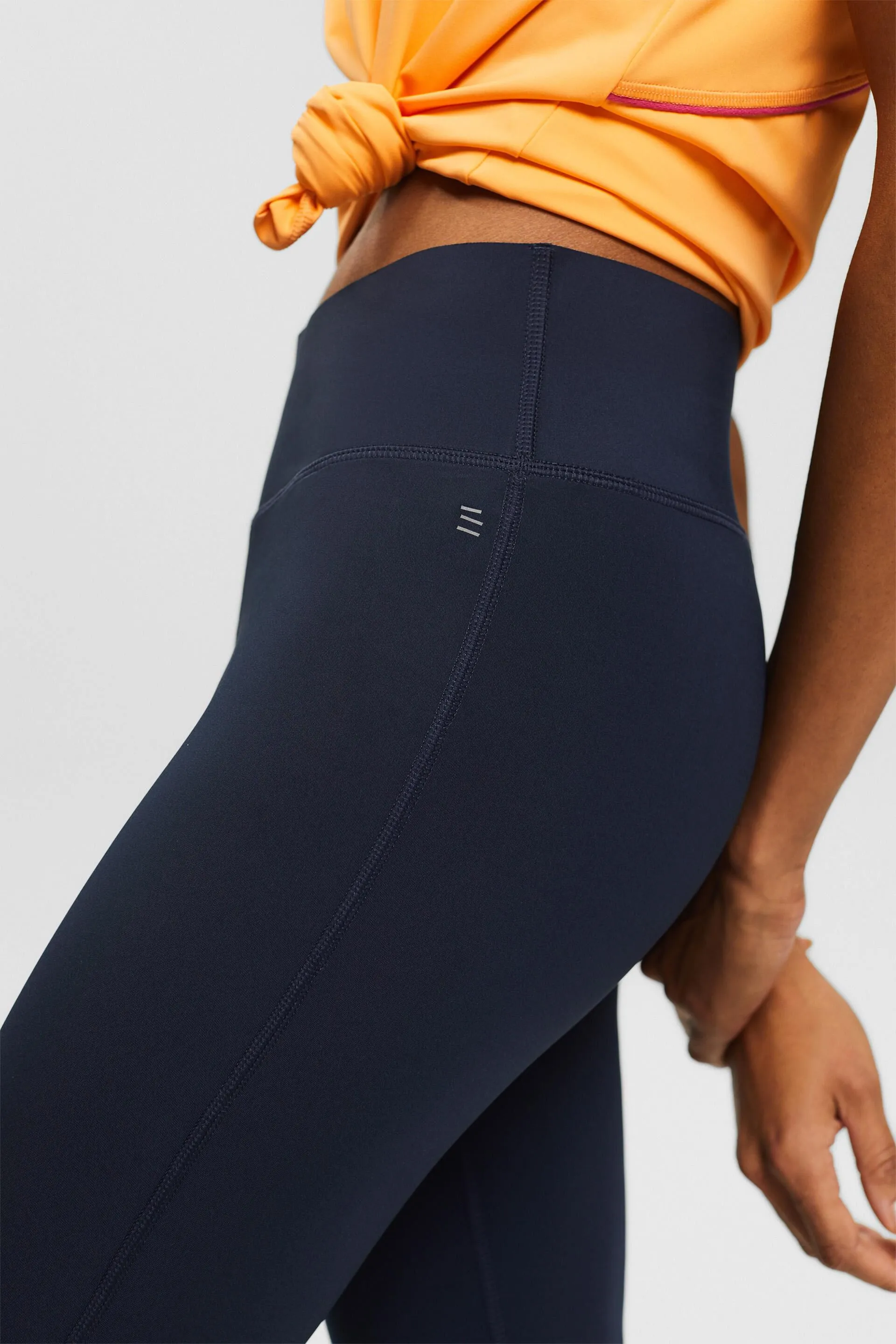 In materiale riciclato: leggings Active con E-DRY