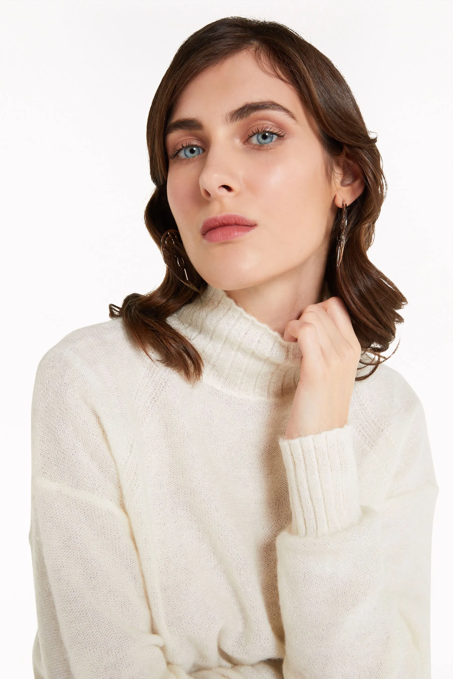 Maglia con collo a cratere