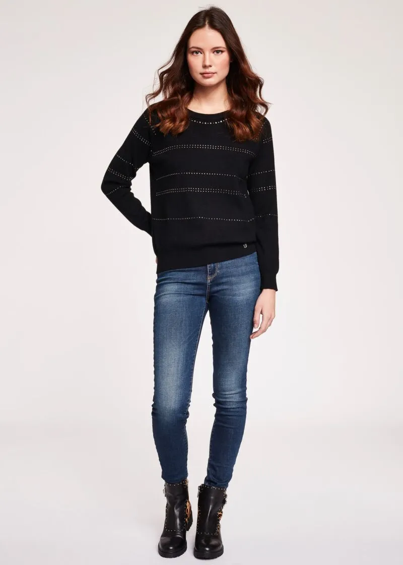 Maglia girocollo con borchie