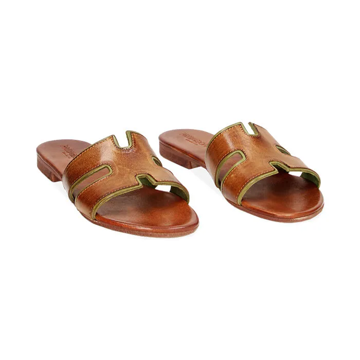 Sandali bassi cognac-verdi in vacchetta