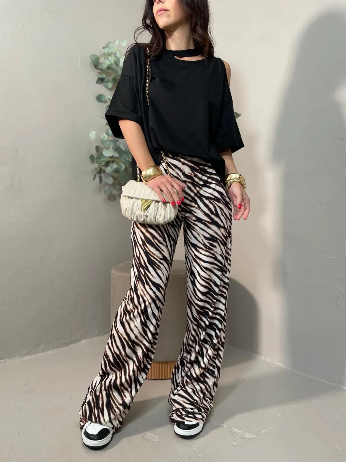 T-shirt Cut Out Nera Vicolo