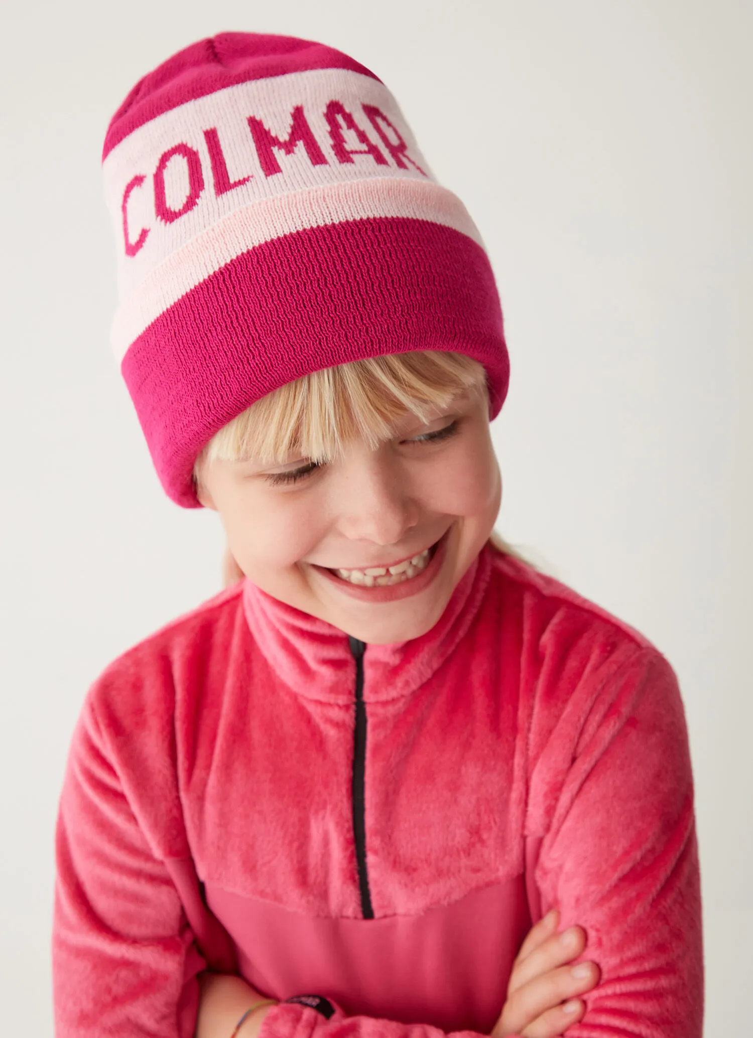 Unisex hat with maxi-logo