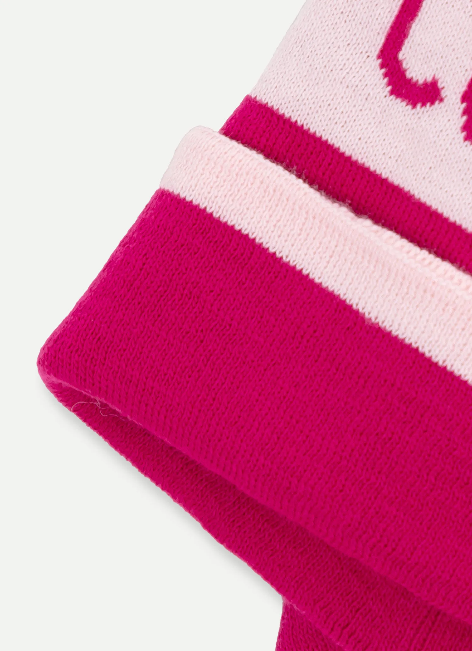 Unisex hat with maxi-logo